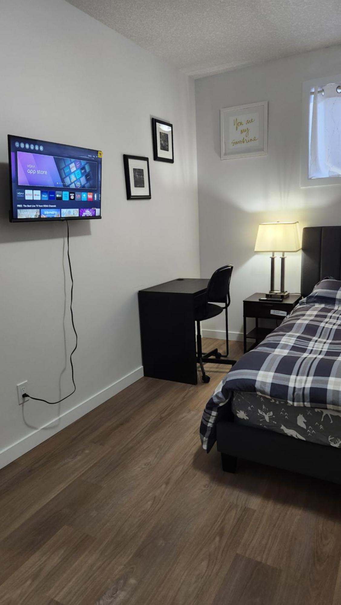 Modern 2 Bedroom Basement Suite At West Edmonton Eksteriør bilde