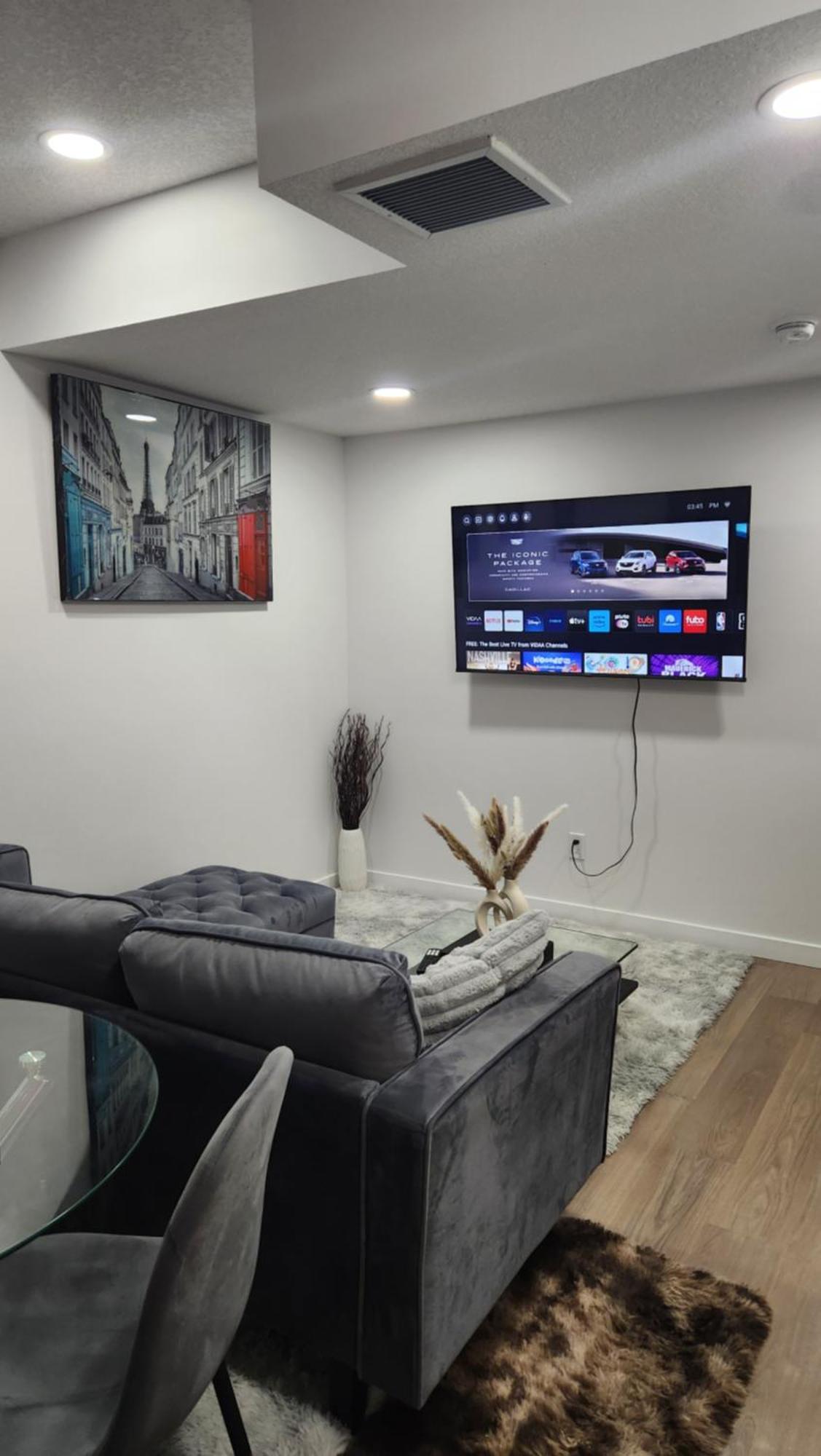 Modern 2 Bedroom Basement Suite At West Edmonton Eksteriør bilde