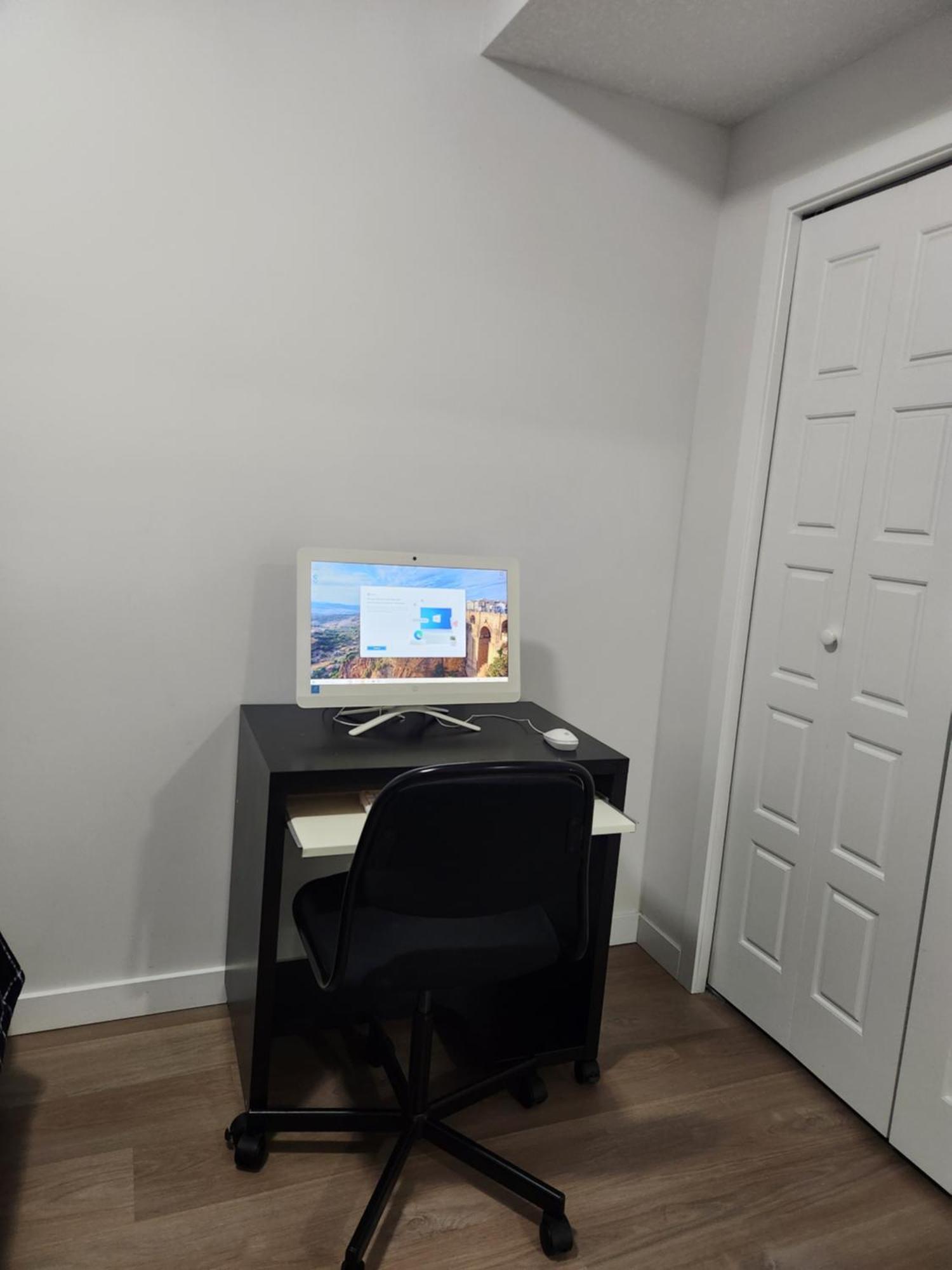 Modern 2 Bedroom Basement Suite At West Edmonton Eksteriør bilde